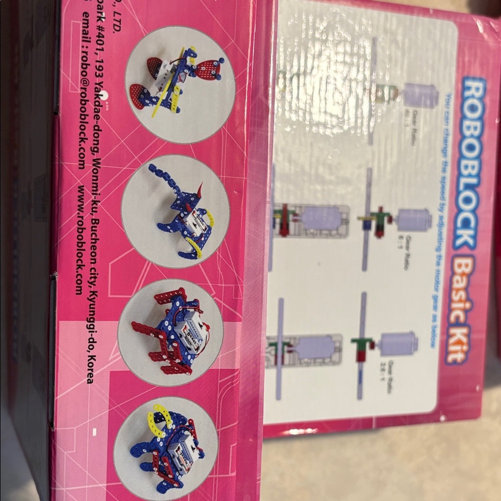 RoboBlock Building Sets (4 boxes) - Picture 4 of 9
